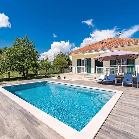 度假居 Near Krka With Private Pool *