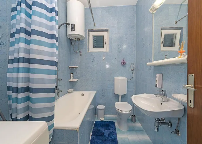 Dom wakacyjny Near Krka With Private Pool Unesic