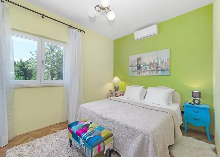 Near Krka With Private Pool Dom wakacyjny Unesic