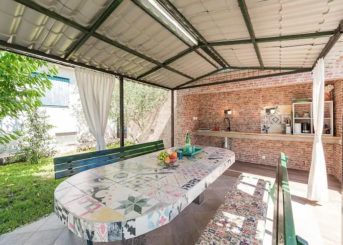 Near Krka With Private Pool Unesic