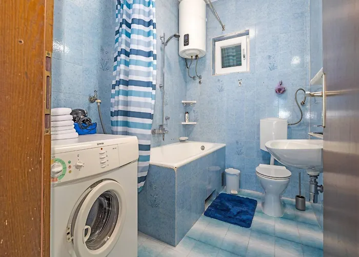 Near Krka With Private Pool Vakantiehuis Unesic