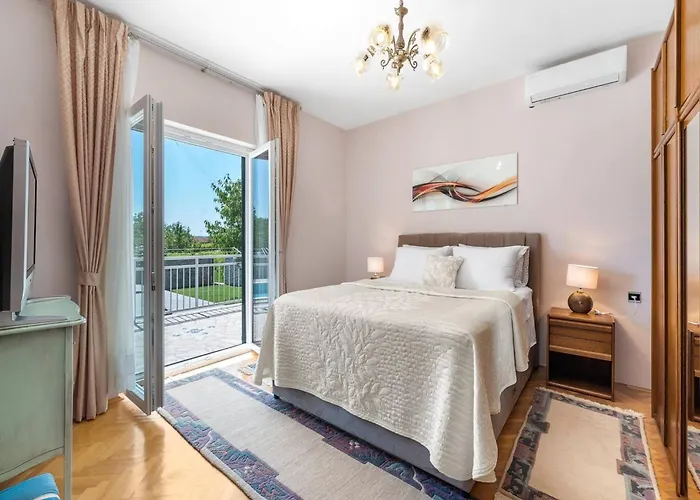 Near Krka With Private Pool Unesic