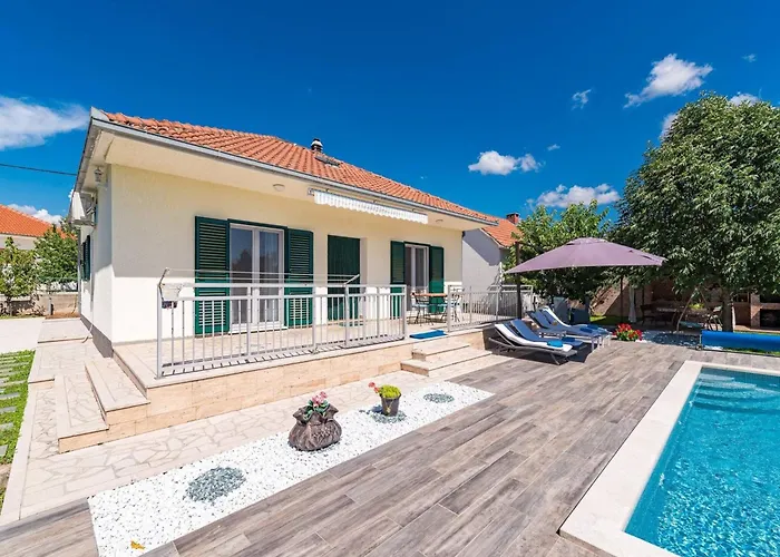 Near Krka With Private Pool Dom wakacyjny *