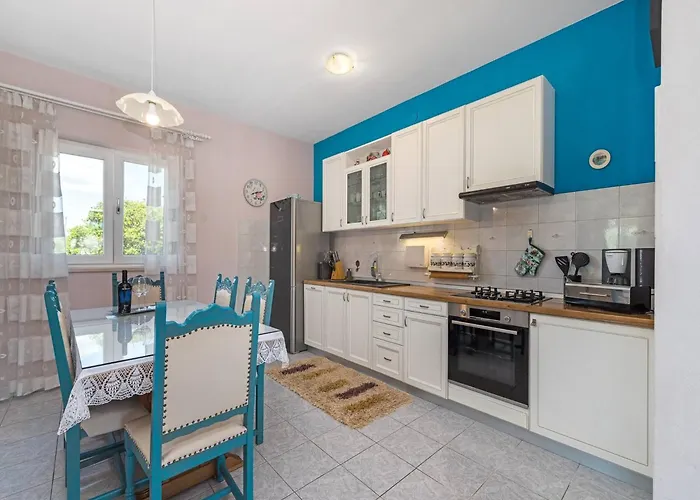 Dom wakacyjny Near Krka With Private Pool Unesic