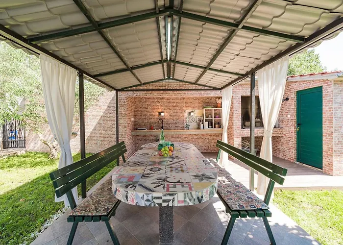 Near Krka With Private Pool Vakantiehuis